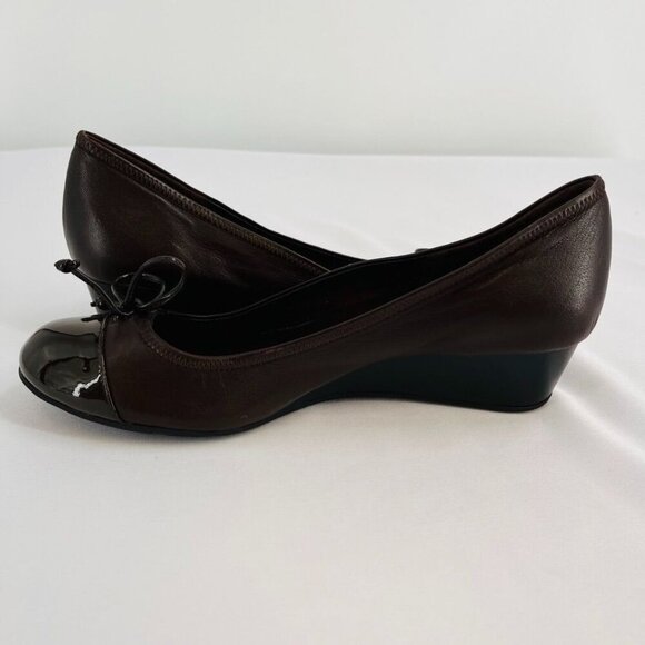 Cole Haan Women's Milly Wedge Pump Size 9.5 Brown LeatherPatent Toe Bow Accent - Picture 7 of 11